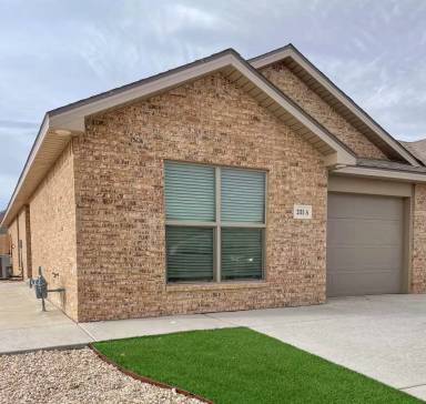 Main picture of 2129 N Texas Ave