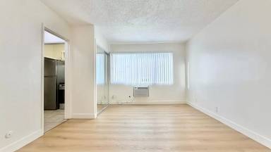 Main picture of 917 S Kenmore Ave