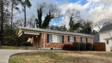 Main picture of 210 Pineneedle Rd