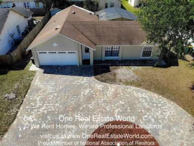 Main picture of 302 Drake Elm Dr