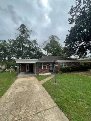 Main picture of 916 Grenada Dr