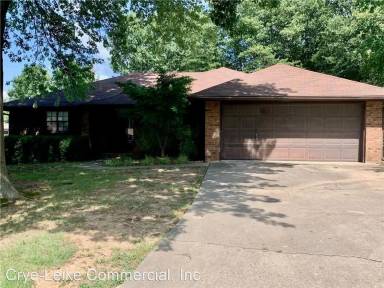 Main picture of 1705 S 22nd St