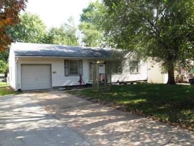 Main picture of 10011 Wheeling Ave