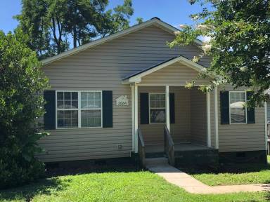 Main picture of 20241 Railroad St