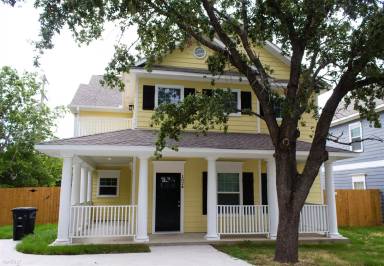 Main picture of 120 Sterling St