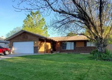 Main picture of 1347 E Hancock Dr