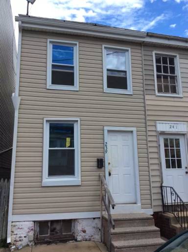Main picture of 10 Redder Ave