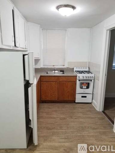 Main picture of 2553 42nd St