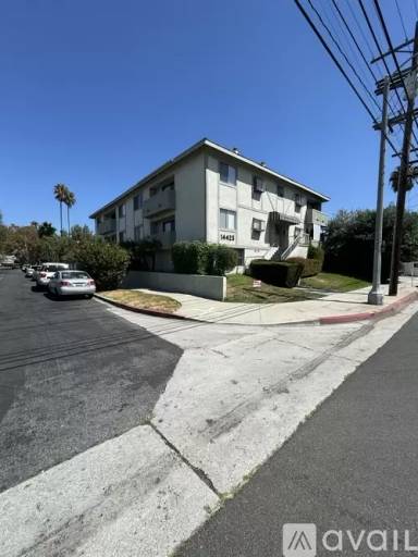 Main picture of 14425 Magnolia Blvd