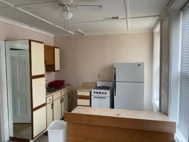 Main picture of 13 W Cross Ave