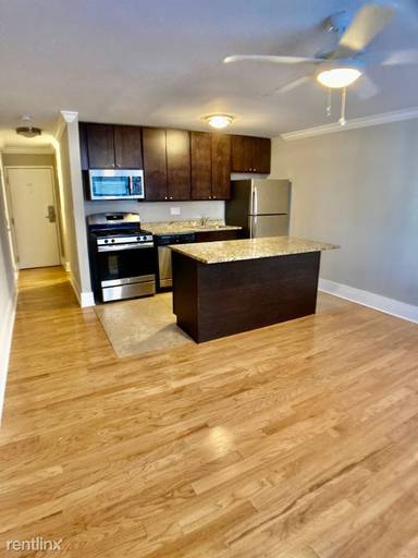 Main picture of 6710 N Sheridan Rd
