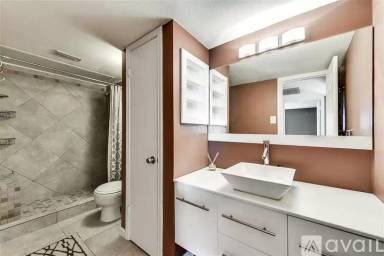 Main picture of 8109 Skillman St