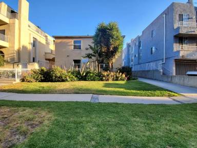 Main picture of 14558 Dickens St