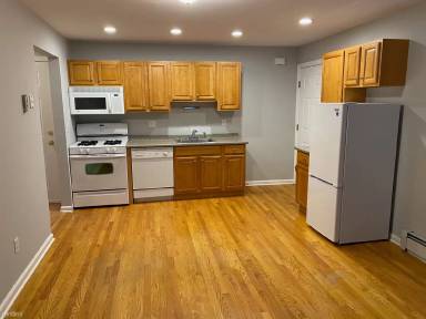 Main picture of 27 1st St