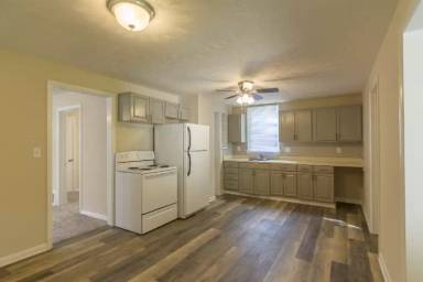 Main picture of 37355 2nd St