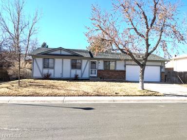 Main picture of 929 S Waco Way