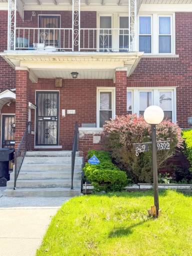 Main picture of 9392 Woodside St