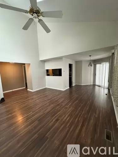 Main picture of 386 Waterford Ct