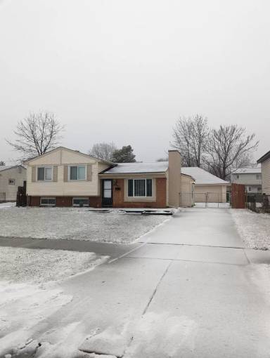 Main picture of 15844 Springhill St