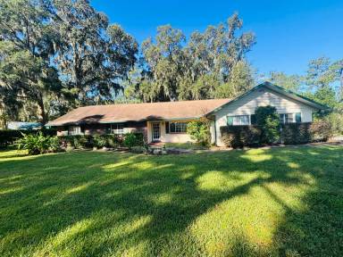 Main picture of 4440 NW 80th Ave