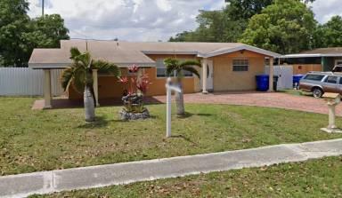 Main picture of 340 N 68th Ave