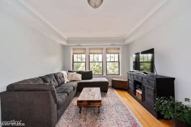 Main picture of 627 Washington Blvd