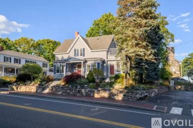 Main picture of 280 Main St