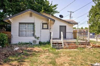 Main picture of 117 NW 27th St