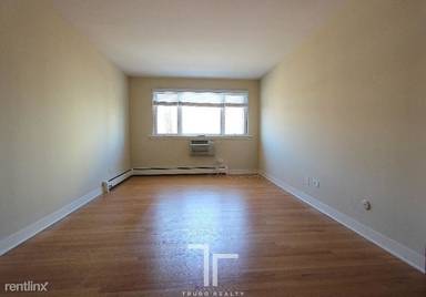 Main picture of 625 W Wrightwood Ave Apartments