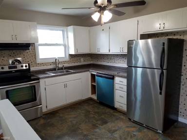 Main picture of 6 Pine St