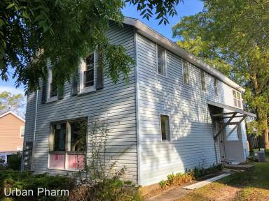 Main picture of 159 E Division St