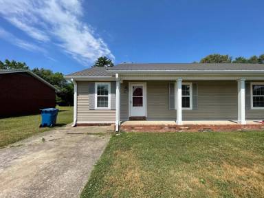 Main picture of 910 Bagwell Dr