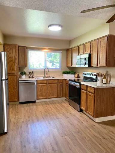 Main picture of 464 Smithridge Park