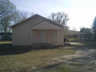 Main picture of 8813 Main St