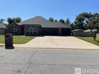 Main picture of 602 Paradise Way