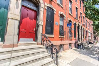 Main picture of 3917 Pine St