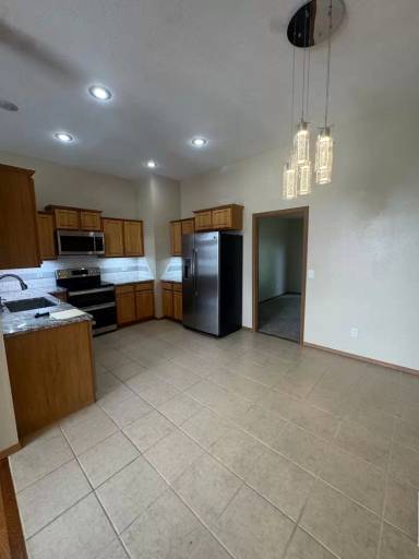Main picture of 1820 N Cedarcrest Ave