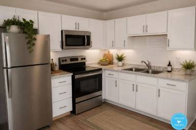 Main picture of 820 W 7th St