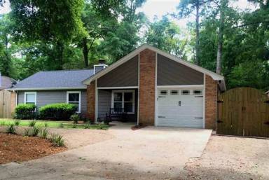 Main picture of 2721 Leary Ln