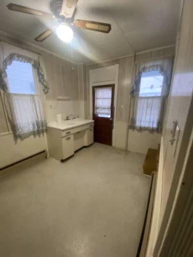 Main picture of 207 Loucks Ave