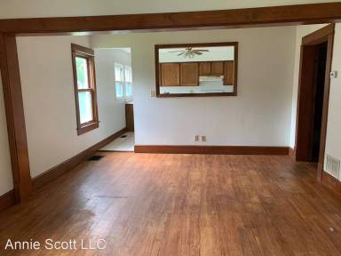 Main picture of 1423 E Gimber St