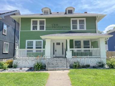 Main picture of 3265 N Park Ave