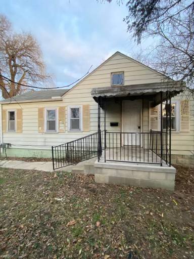 Main picture of 1702 Newcombe St
