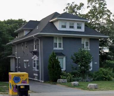 Main picture of 1006 Lake Ave