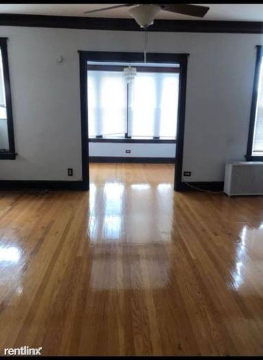 Main picture of 2736 W Giddings St