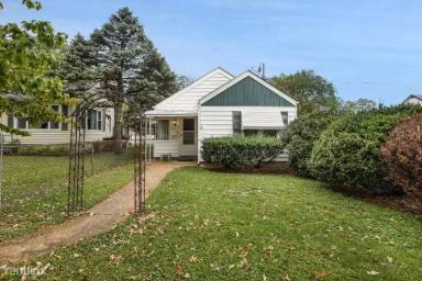 Main picture of 3319 Leola Ave