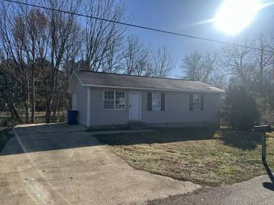 Main picture of 670 N Jefferson St