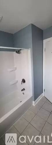 Main picture of 5145 S Lamon Ave