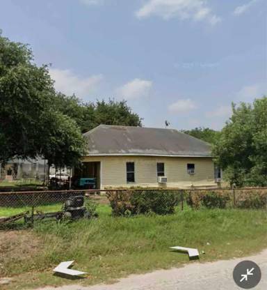 Main picture of 204 SE 1st St