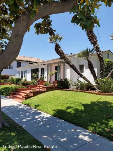 Main picture of 1717 Visalia Row